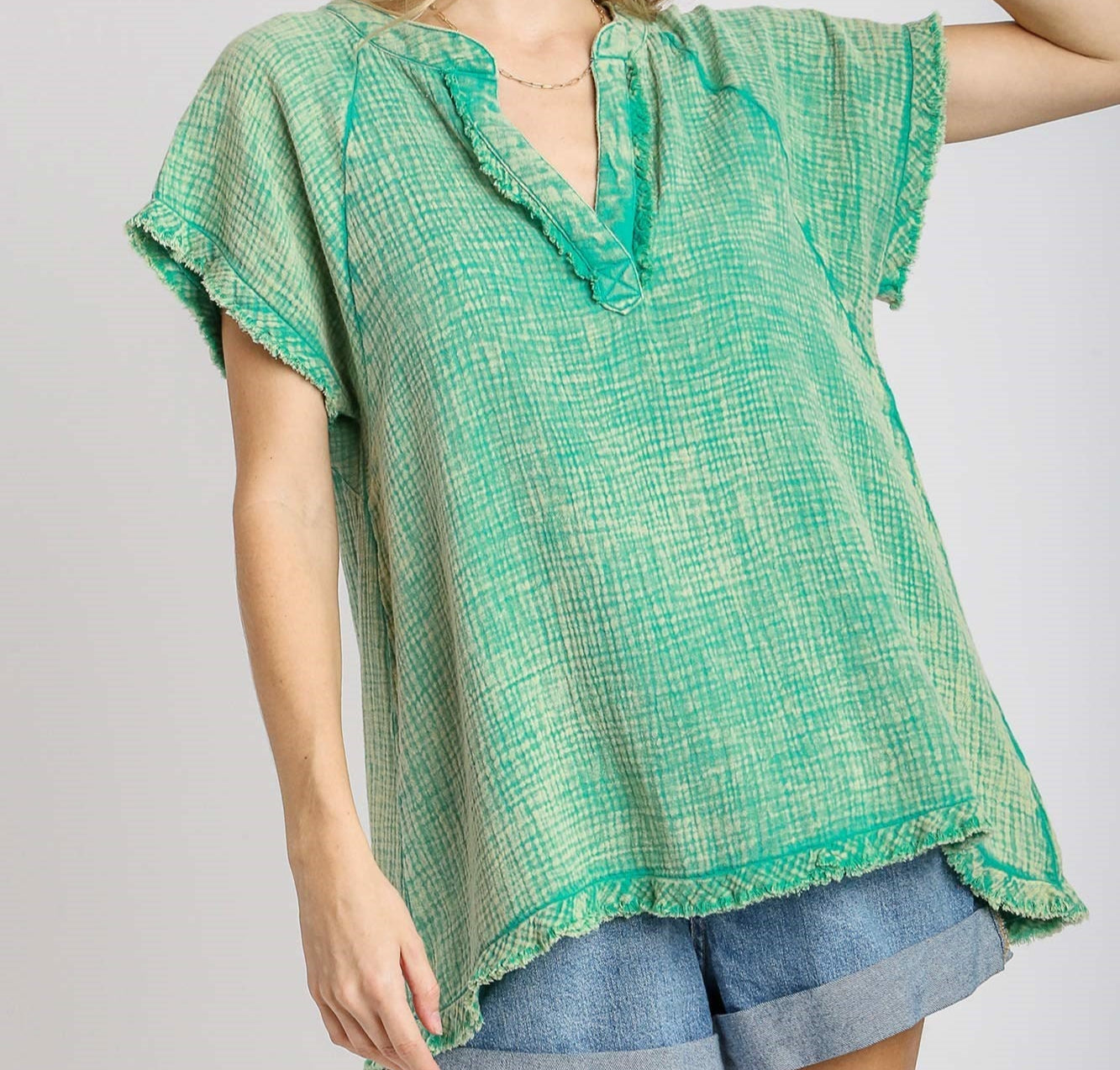 "Umgee" V Top